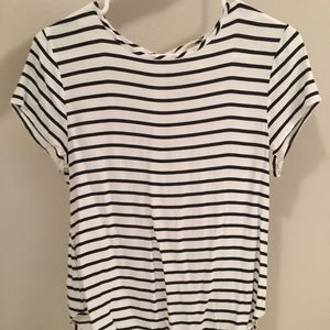 🎉FLASH SALE🎉 💕HP💕 H&M Striped Shirt